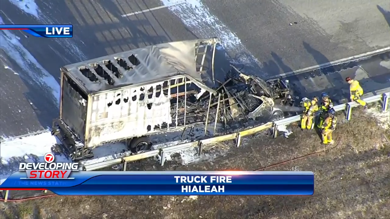 Driver exits box truck before it erupts in flames on I-75 SB lanes near ...