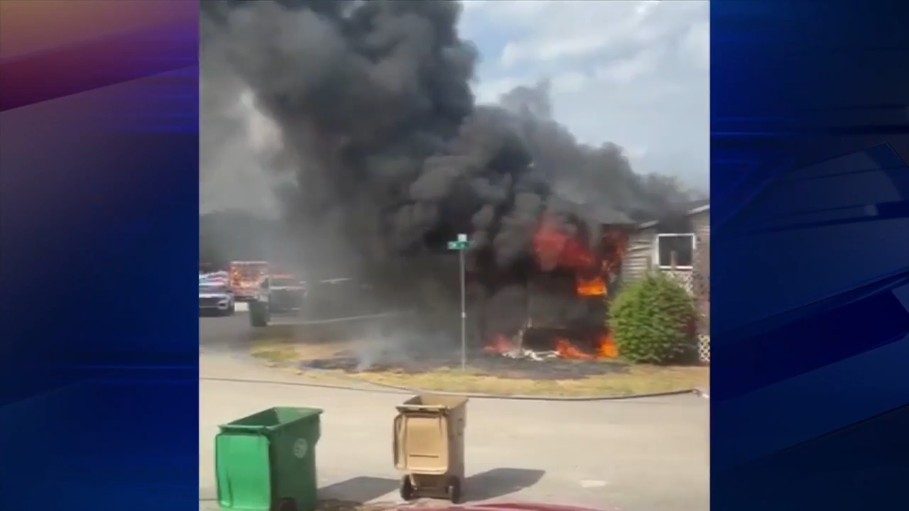 Family member speaks out after mobile home erupts in flames in Davie ...