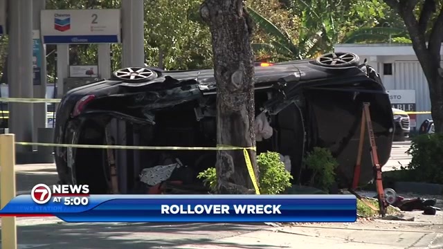 1 killed, 4 injured in rollover wreck near Miami bus stop; police investigating crash as hit-and-run – WSVN 7News | Miami News, Weather, Sports