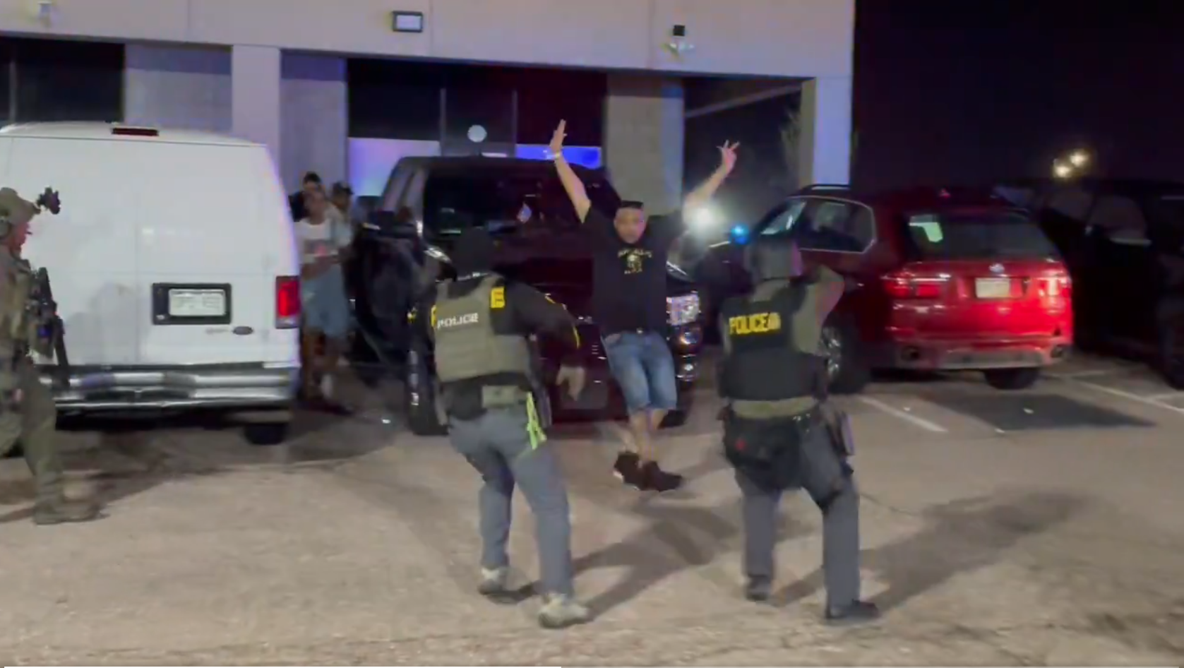 More than 100 immigrants detained at an illegal after-hours nightclub in Colorado – WSVN 7News | Miami News, Weather, Sports | Fort Lauderdale More than 100 immigrants detained at an illegal after-hours nightclub in Colorado – WSVN 7News | Miami News, Weather, Sports | Fort Lauderdale
