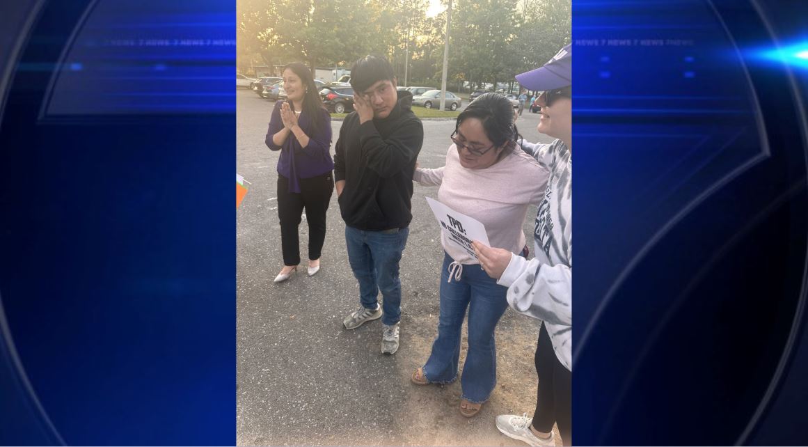 Mid commute traffic stop left US citizen detained under an ICE order