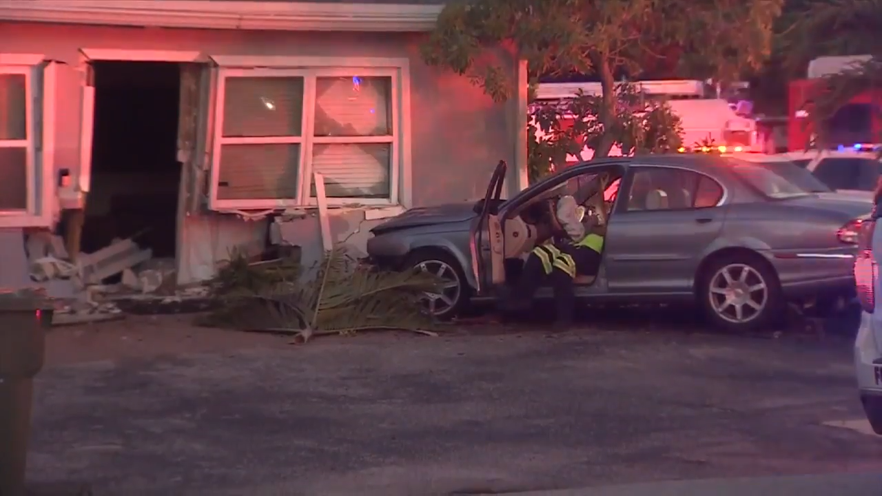 Car slams into Fort Lauderdale home after collision with another ...