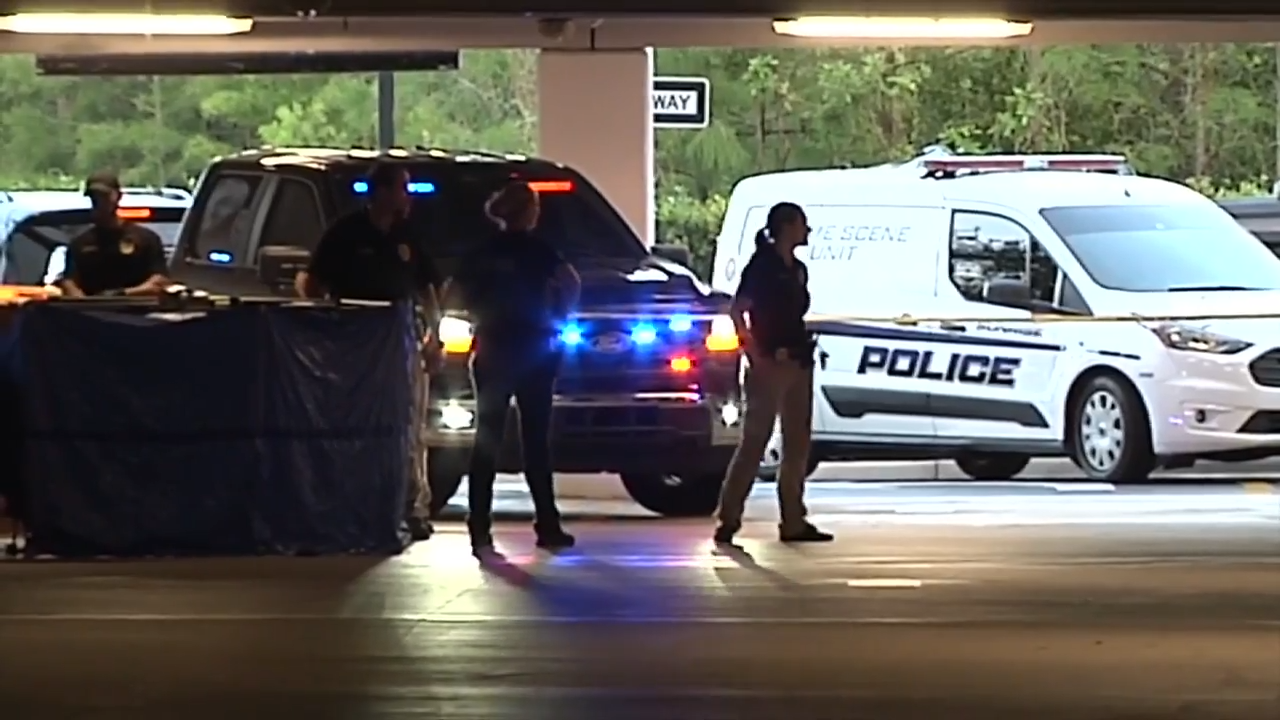 1 dead, 1 hospitalized after stabbing at apartment complex in Sunrise ...
