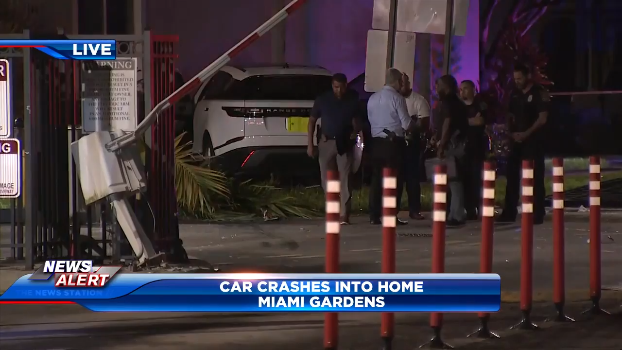 Car crashes into home in Miami Gardens – WSVN 7News | Miami News, Weather, Sports