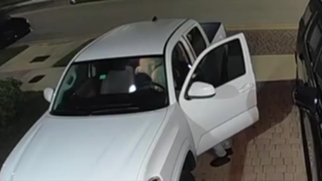 Car burglar caught on camera stole son’s laptop, ‘irreplaceable’ bracelet, SW Miami-Dade woman says – WSVN 7News | Miami News, Weather, Sports