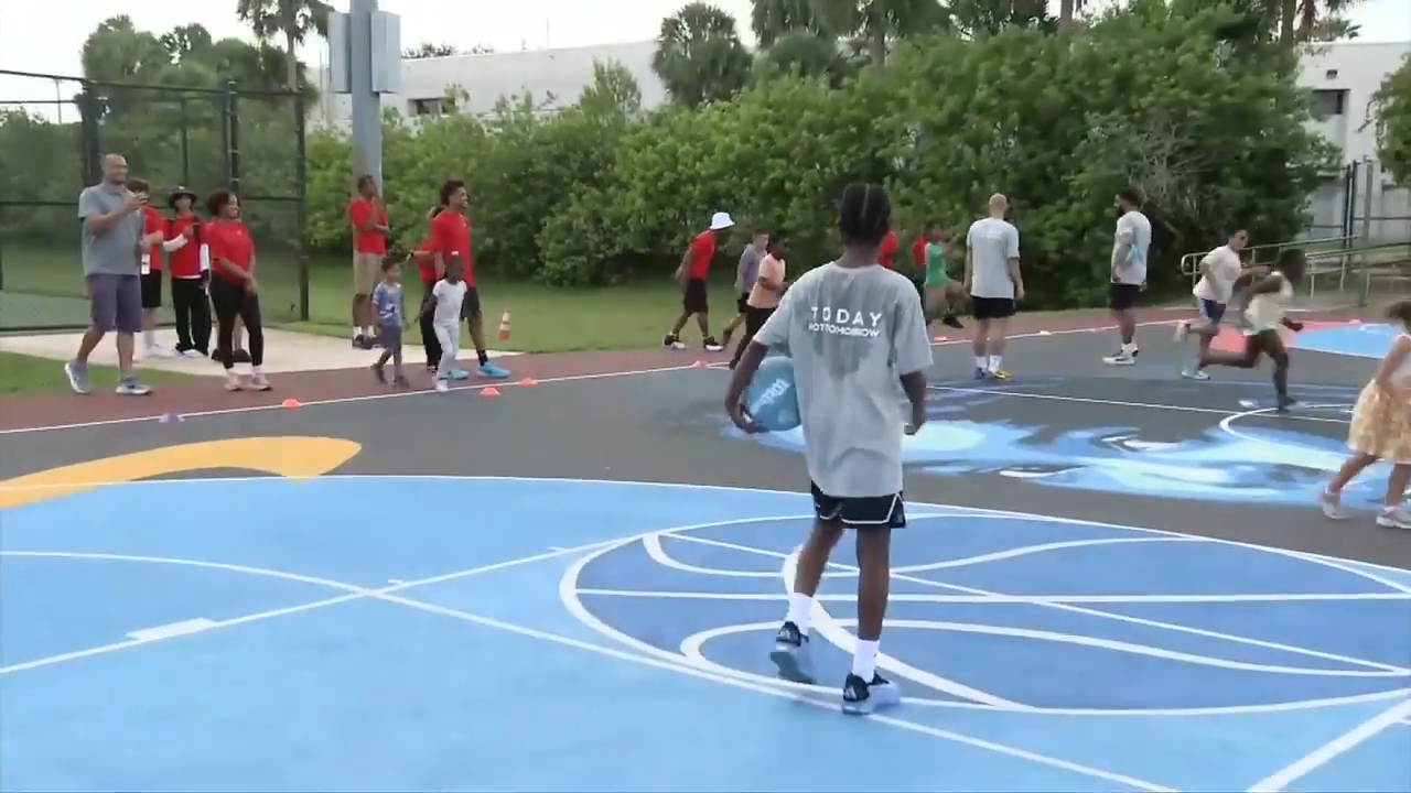 Glen Rice partners with AT&T to open basketball clinic and give young hoopers pointers – WSVN 7News | Miami News, Weather, Sports | Fort Lauderdale