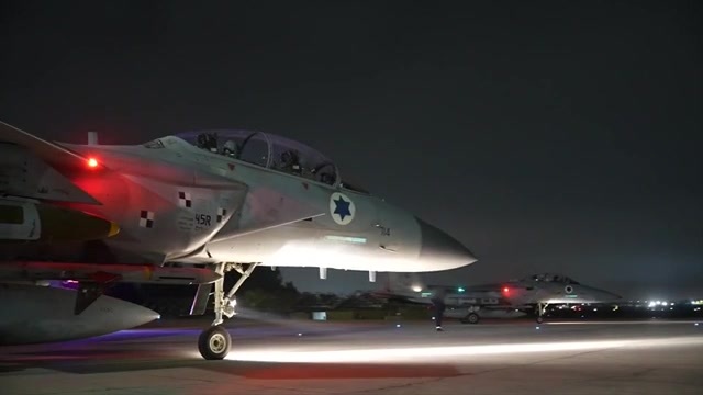 DUBAI, United Arab Emirates (AP) — Israel and Iran traded more missile attacks Sunday despite calls for a halt to the fighting, with neither country<a class="excerpt-read-more" href="https://wsvn.com/news/us-world/israel-and-iran-trade-strikes-for-a-third-day-and-threaten-more-to-come-over-230-are-reported-dead/">Read More</a>