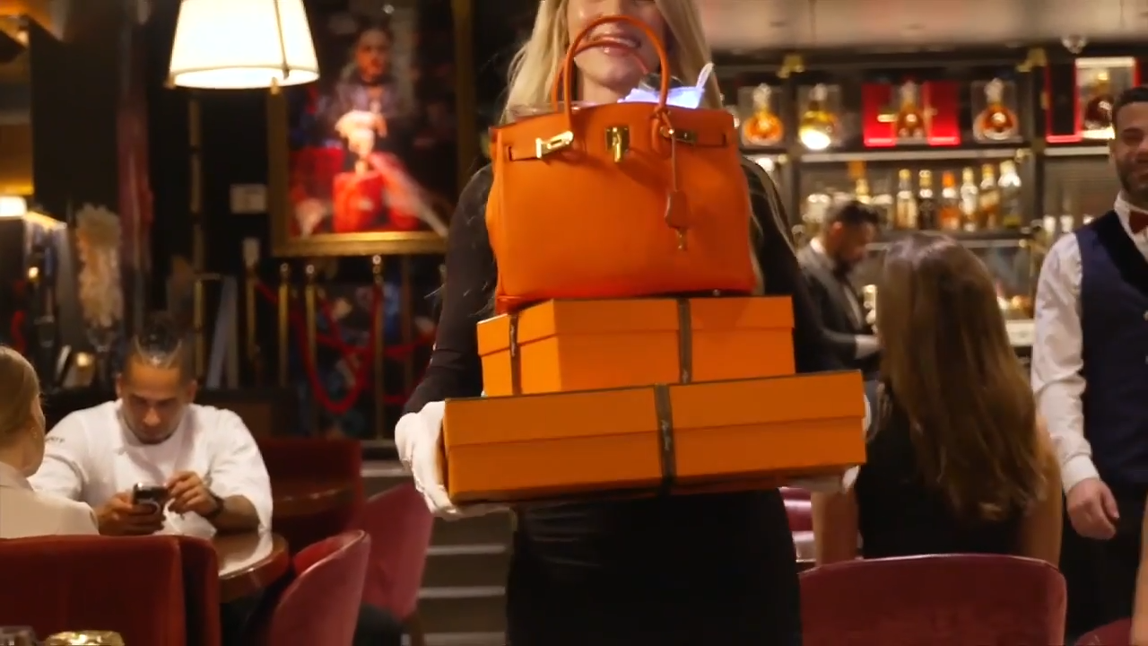 Papi Steak in Miami Beach launches new martini served in a Birkin bag – WSVN 7News | Miami News, Weather, Sports