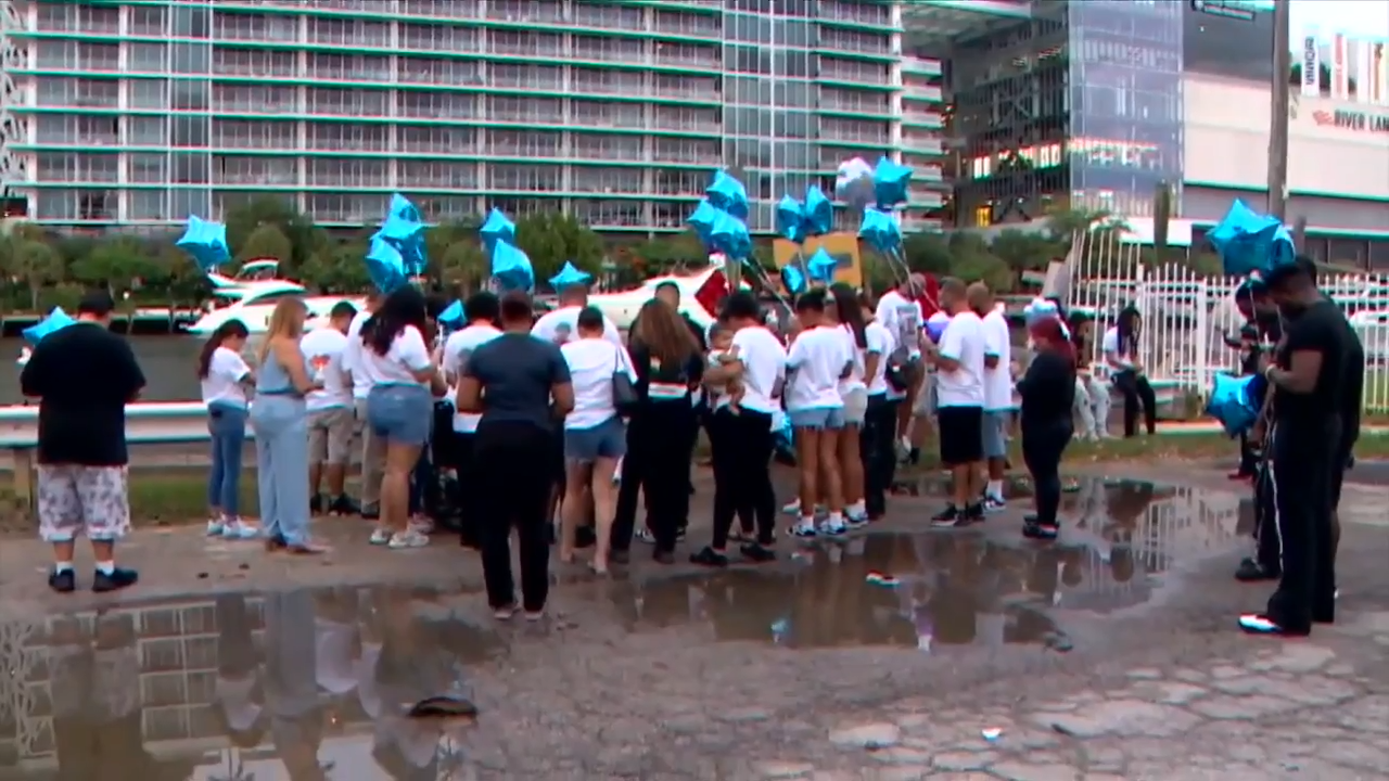 Family and friends celebrate life of 24-year-old who was shot by MDSO deputy with candlelight vigil – WSVN 7News | Miami News, Weather, Sports