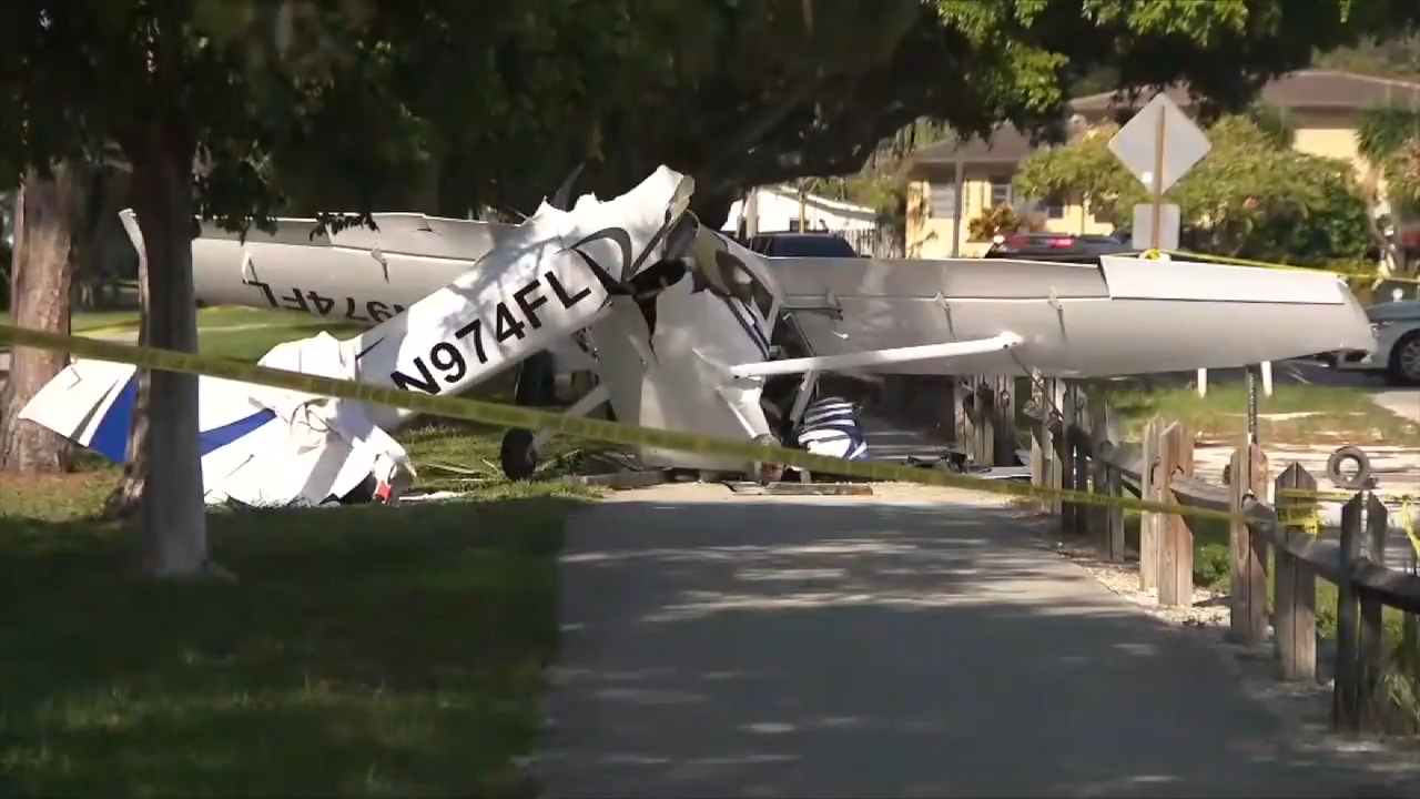 7 injured after small plane makes contact with car in Lake Worth Beach ...