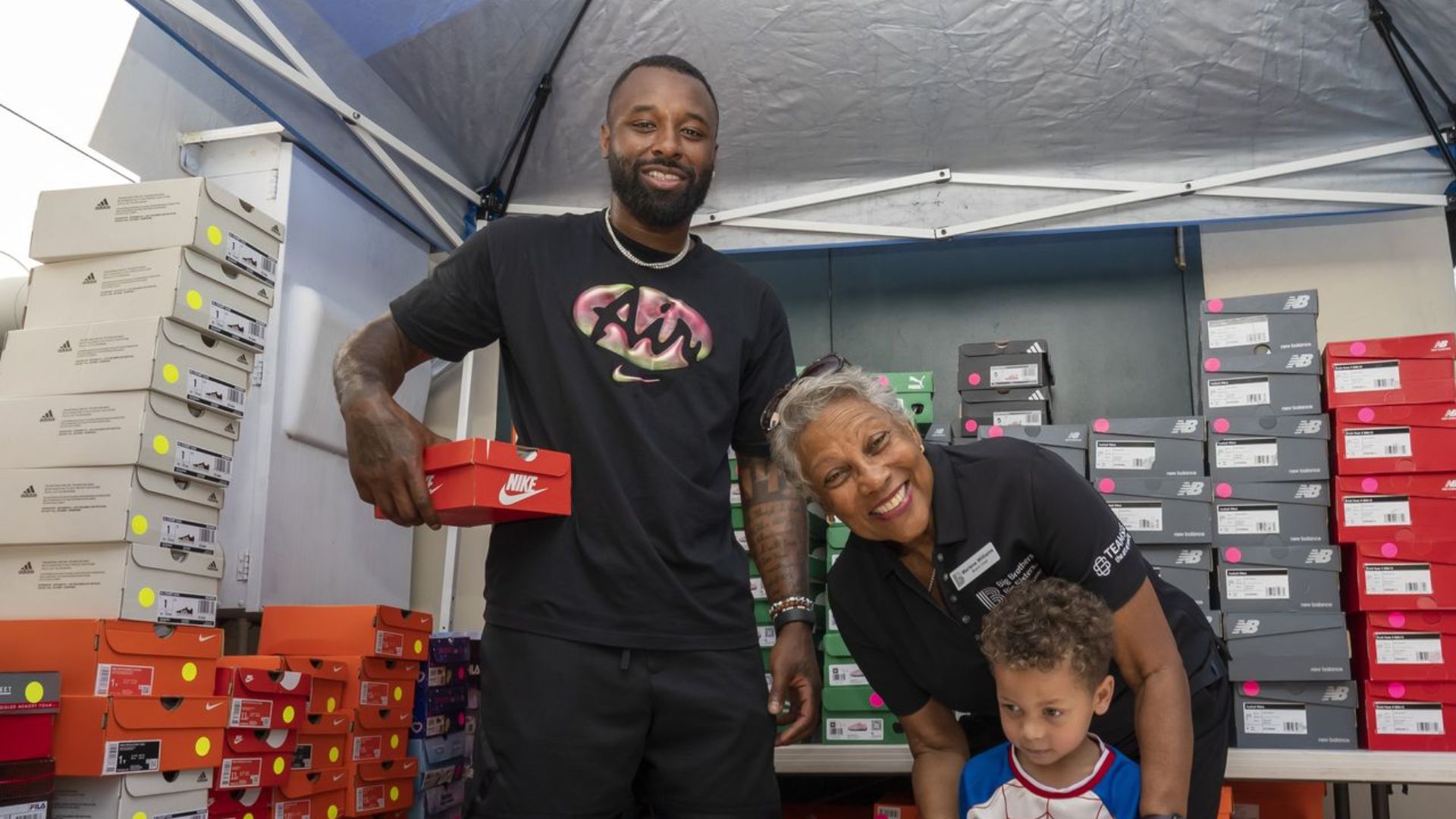 Former Dolphins star Jarvis Landry joins Big Brothers Big Sisters of Broward County to give out sneakers to kids – WSVN 7News | Miami News, Weather, Sports | Fort Lauderdale