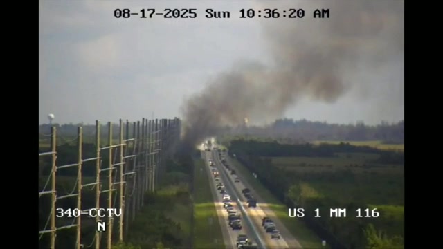 Small grass fire ignites off US 1 in South Miami-Dade – WSVN 7News | Miami News, Weather, Sports