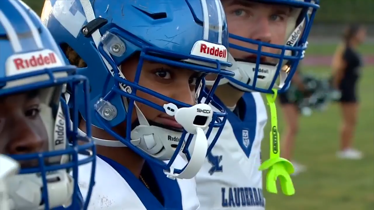 A local girl is breaking narratives on the gridiron as a member of her high school’s varsity football team in Fort Lauderdale – WSVN 7News | Miami News, Weather, Sports | Fort Lauderdale