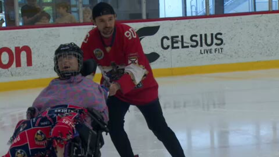 Panthers’ Verhaeghe takes the ice with skaters from team’s Adaptive Hockey program and Best Buddies – WSVN 7News | Miami News, Weather, Sports | Fort Lauderdale