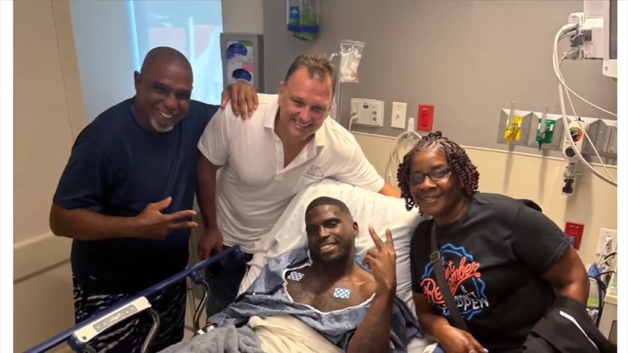 Dolphins’ star Tyreek Hill’s season ended by torn ACL and dislocated knee – WSVN 7News | Miami News, Weather, Sports | Fort Lauderdale