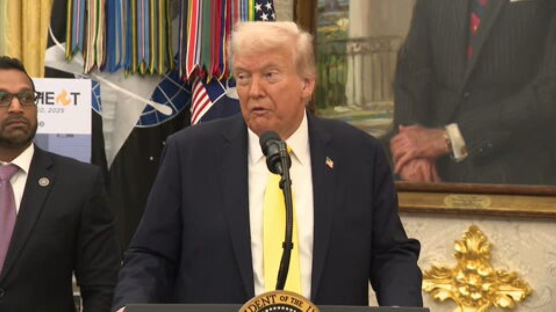 Trump pressures GOP senators to end the government shutdown, now the longest ever