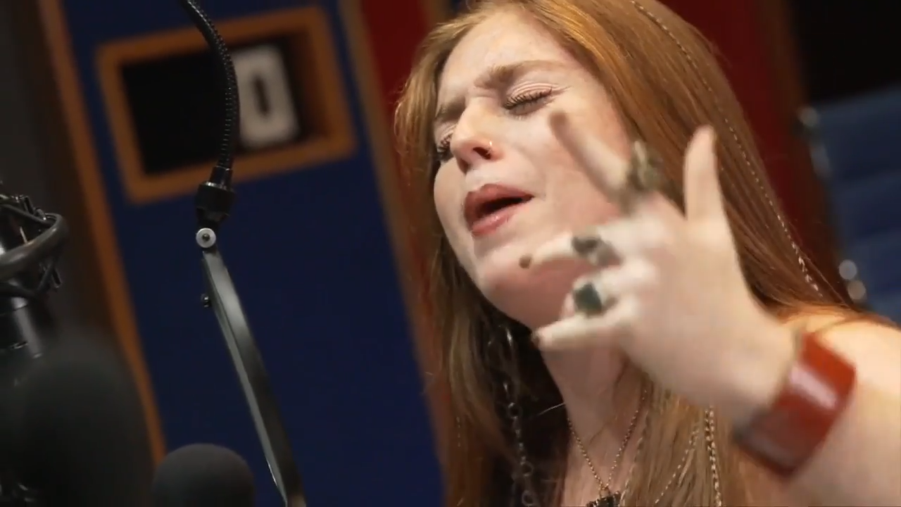 SoFlo singer Vella channels Amy Winehouse with raspy, emotional new ...