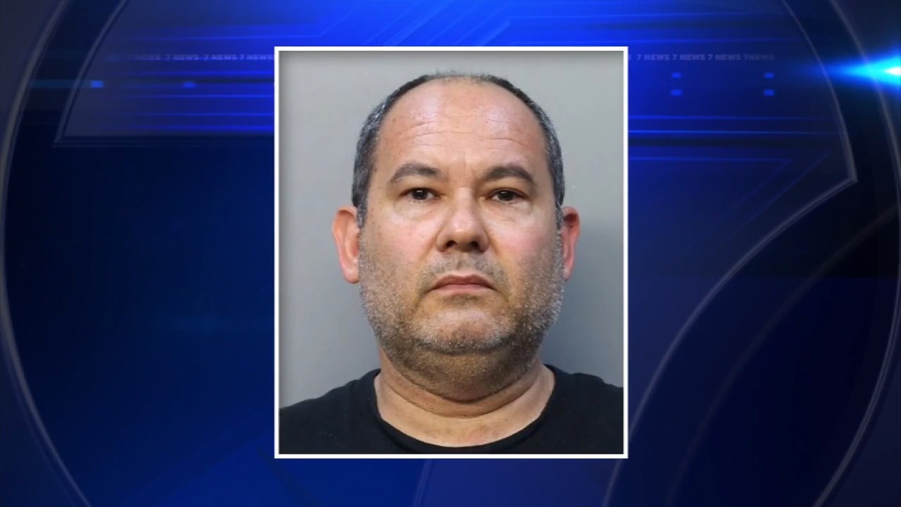 Cook accused of stealing recipe books from Venezuelan restaurant in Doral, police say
