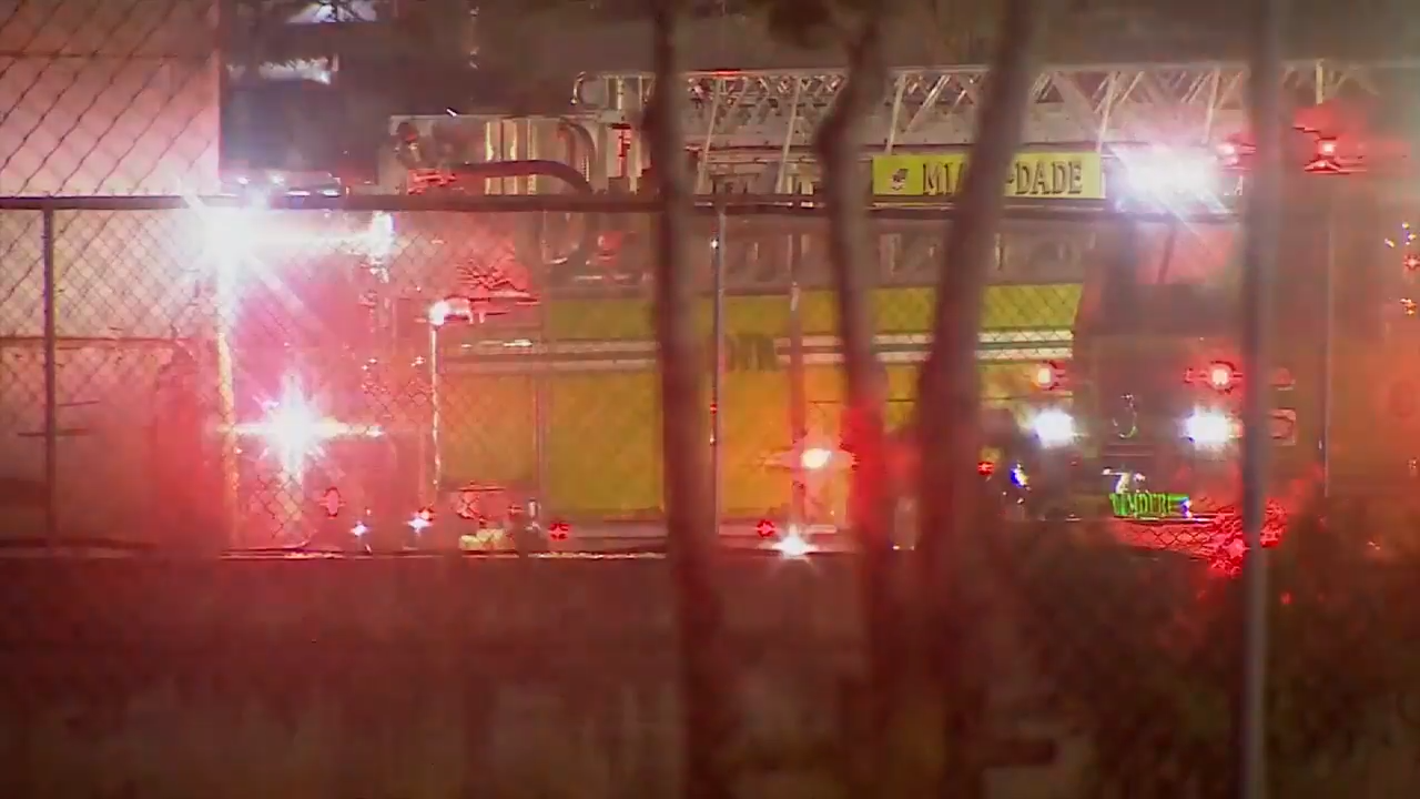 Crews extinguish fire at recycling plant in NW Miami-Dade - WSVN 7News ...