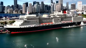【むむめめ２さま専用】Queen Elizabethキャリーバッグ CUNARD Cunards-Queen-Elizabeth-at-