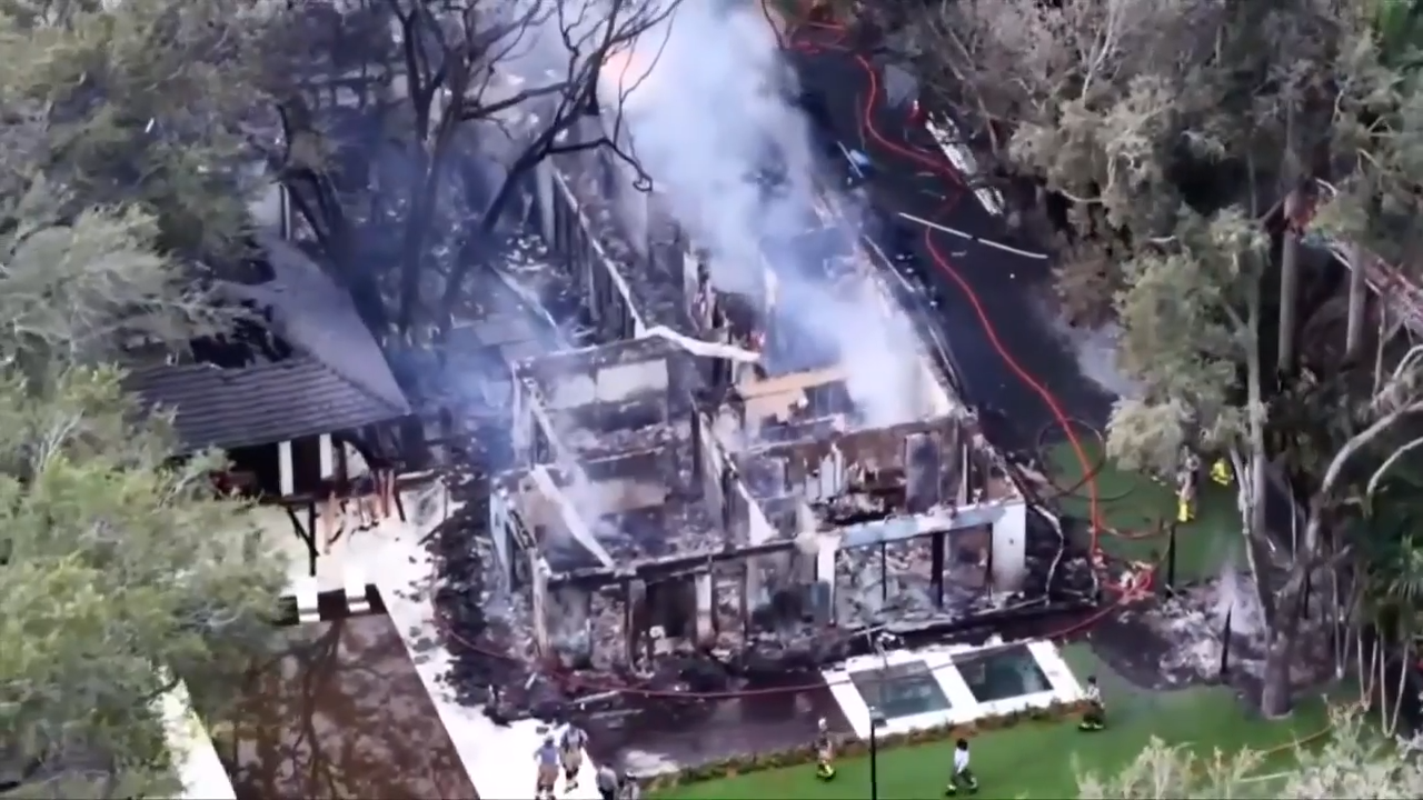 Massive fire destroys Heat coach Erik Spoelstra’s .6M home near Coral Gables; no injuries – WSVN 7News | Miami News, Weather, Sports | Fort Lauderdale