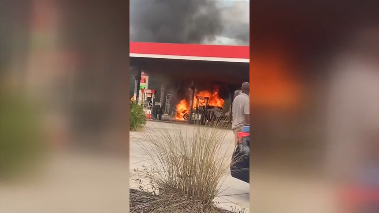 Video captures car fire near Jacksonville gas pump, prompting panic ...