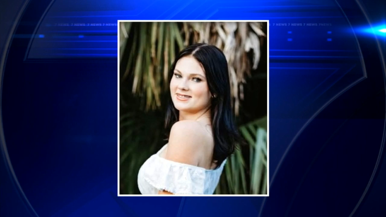 TITUSVILLE, Fla. (AP) — The 16-year-old stepbrother of the Florida high school senior who died this month on a Carnival cruise ship has been identified as a suspect in<a class="excerpt-read-more" href="https://wsvn.com/news/local/miami-dade/stepbrother-of-woman-who-died-on-carnival-cruise-now-a-suspect/">Read More</a>