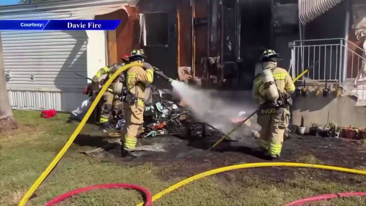 Mobile home in Davie bursts into flames; no injuries reported - WSVN ...