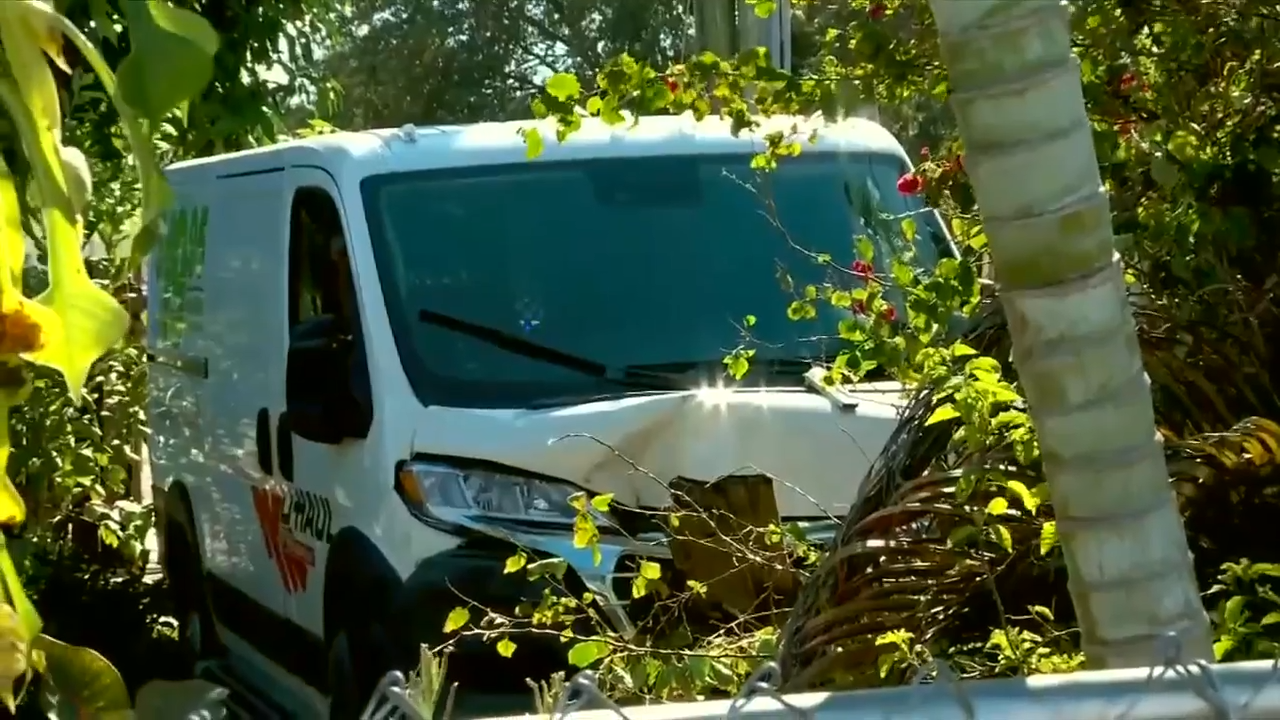 1 hospitalized after police pursuit ends in crash outside NW Miami-Dade ...