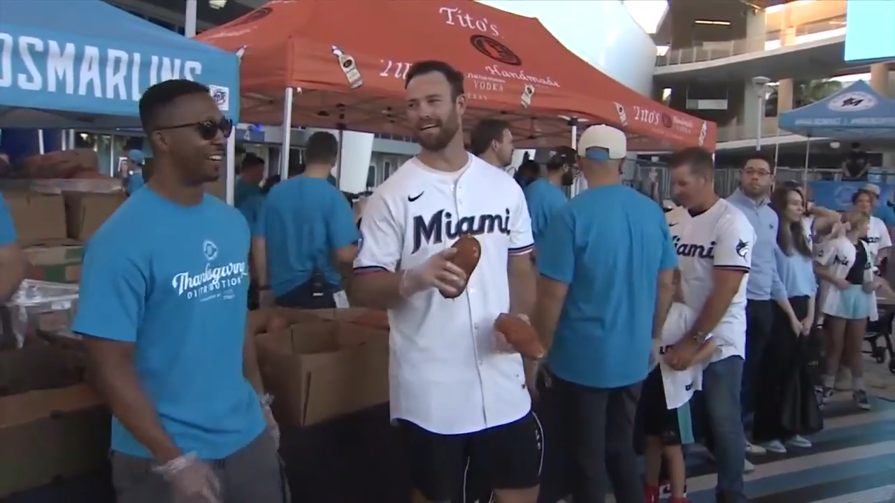 Miami Marlins partner with Feeding South Florida to deliver meals for Thanksgiving – WSVN 7News | Miami News, Weather, Sports | Fort Lauderdale