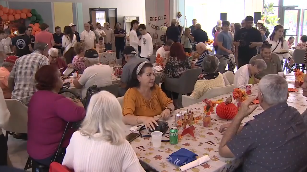 Kiwanis Club of Little Havana hosts festive Thanksgiving luncheon for senior residents