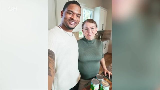 A mistaken text connected them. Now they’ve become one of America’s favorite Thanksgiving traditions