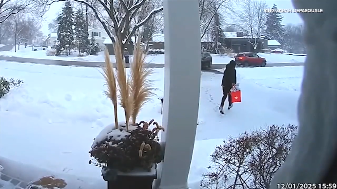 Chicago-area family has holiday gifts stolen by porch pirate