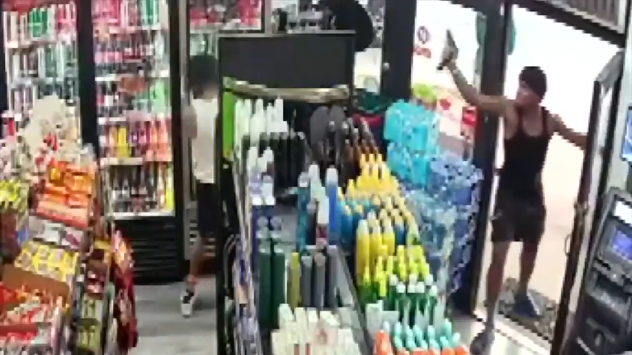 MIAMI BEACH, FLA. (WSVN) - A 34-year-old man is behind bars after, police say, he caused a major scare at a South Beach convenience store.Surveillance<a class="excerpt-read-more" href="https://wsvn.com/news/local/miami-dade/man-arrested-after-video-shows-him-pointing-gun-toward-customers-clerk-in-miami-beach-store/">Read More</a>