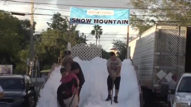 Families flocked to Christmas on Las Olas for annual event that brings holiday fun