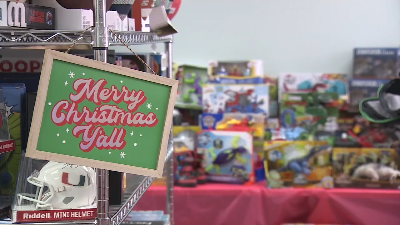 Miami firefighters spread joy to young patients at Holtz Children’s Hospital during annual holiday celebration
