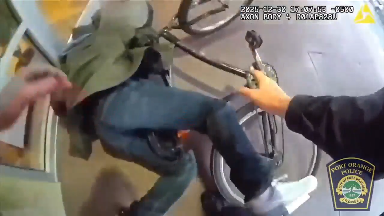 Video shows Port Orange Police officers arresting alleged shoplifter in New Smyrna Beach