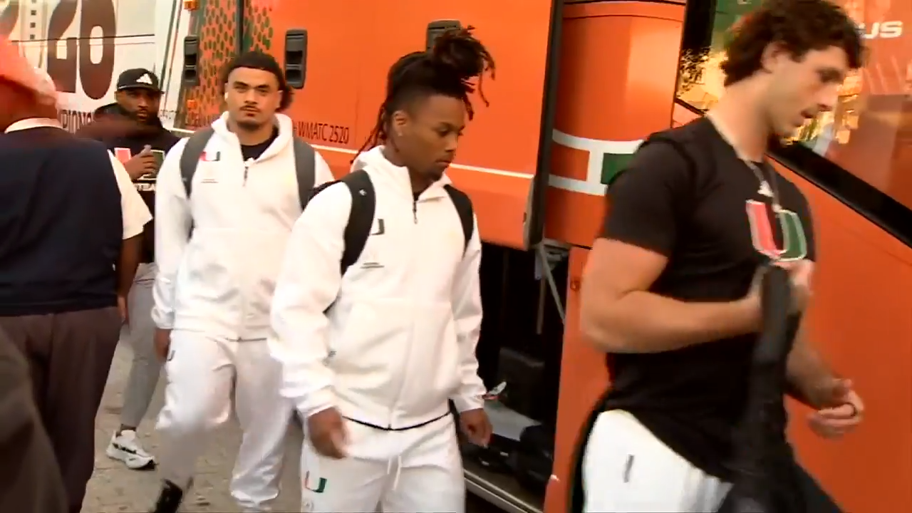 Canes depart campus to stay at Miami Beach hotel ahead of CFP championship game – WSVN 7News | Miami News, Weather, Sports | Fort Lauderdale