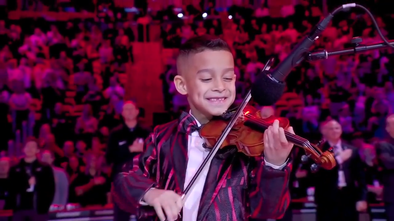 7-year-old violinist captures Heat fans’ hearts after playing ‘Star-Spangled Banner’ at weekend game – WSVN 7News | Miami News, Weather, Sports | Fort Lauderdale