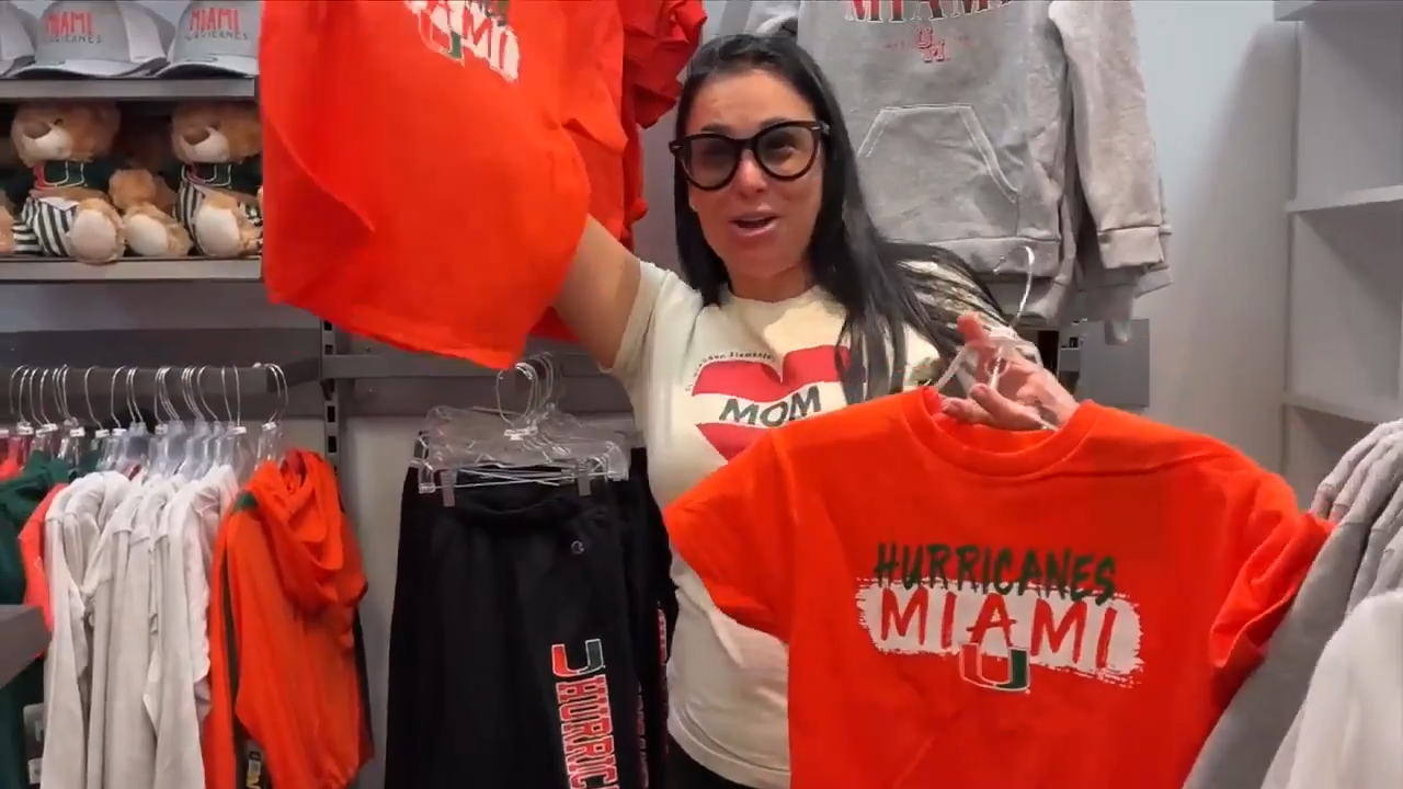 Local UM fans hoping for Fiesta Bowl win flock to allCanes in Coral Gables to shop for merch – WSVN 7News | Miami News, Weather, Sports | Fort Lauderdale