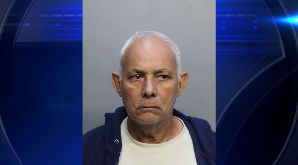 Houston man arrested after bomb threat delays American Airlines flight at MIA, authorities say