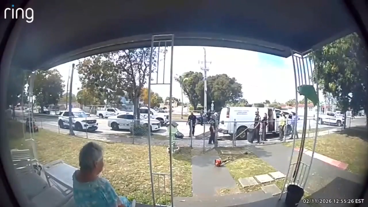 ‘Help me!’ Man arrested after he gets locked inside van during ...