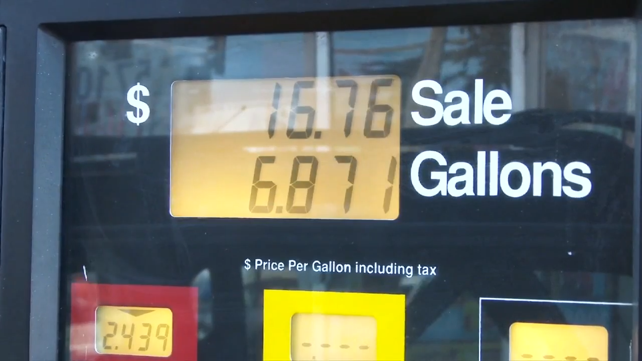 Inflation measure falls to nearly five-year low as gas prices fall and ...