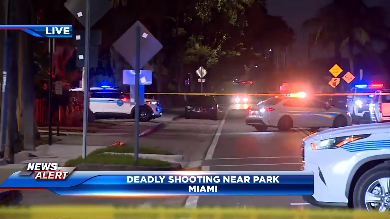 MIAMI (WSVN) - A shooting near a park in Miami left a man dead and two others hospitalized.City of Miami Police officers and Fire Rescue<a class="excerpt-read-more" href="https://wsvn.com/news/local/miami-dade/1-dead-2-hospitalized-after-shooting-near-park-in-miami/">Read More</a>