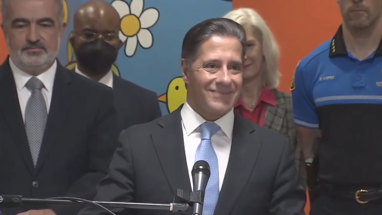 Los Angeles school superintendent Alberto Carvalho denies wrongdoing and asks for his job back during federal probe