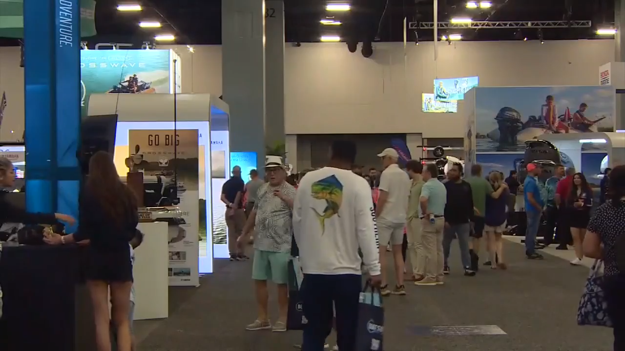 Boats and art on display brings thousands to Miami, Miami Beach on Valentine’s weekend