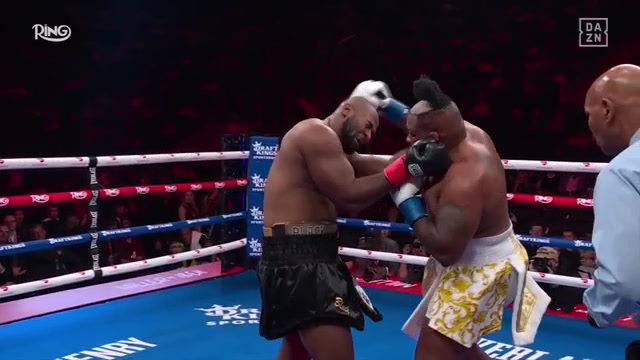 Boxer Jarrell Miller has his hairpiece knocked upward by a punch, then throws it into the crowd – WSVN 7News | Miami News, Weather, Sports | Fort Lauderdale