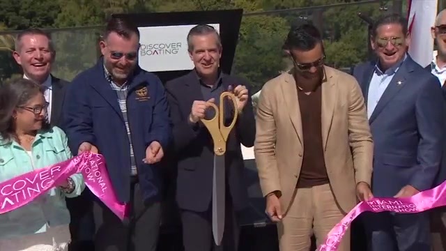 2026 Miami International Boat Show kicks off with ribbon-cutting atop Fontainebleau Hotel
