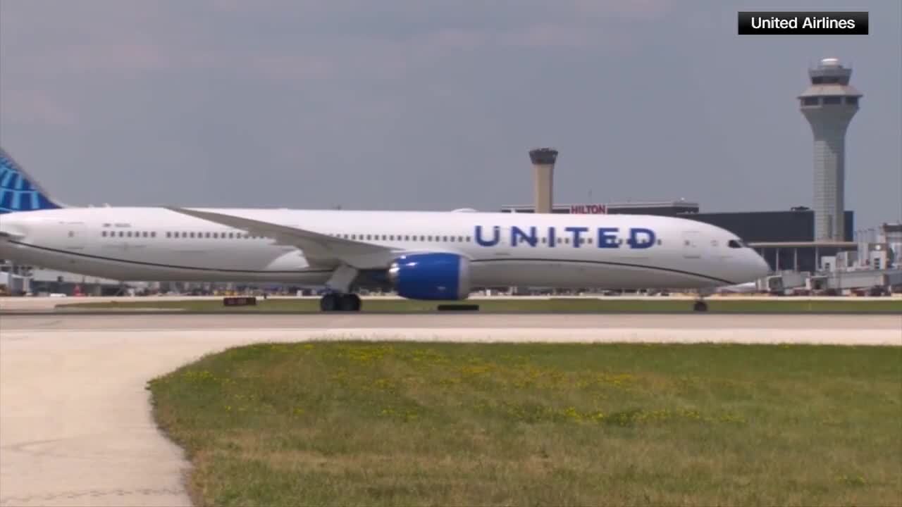 wsvn.com - Matthew Garcia - United Airlines raises bag fees amid rising fuel costs and introduces tiered premium fares - WSVN 7News | Miami News, Weather, Sports | Fort Lauderdale