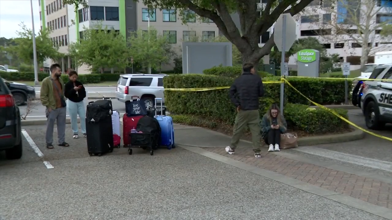 Hundreds forced out of their homes due to cracking at an Orlando apartment building